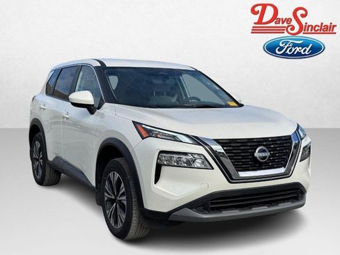 Used 2023 Nissan Rogue SV image 4