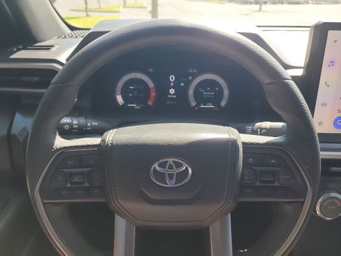 Used 2024 Toyota Tacoma TRD Off-Road AWD/4WD image 27