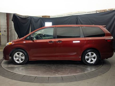 Used 2020 Toyota Sienna L FWD image 8