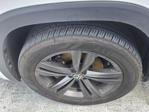 Used 2021 Volkswagen Atlas SE w/ Panoramic Sunroof Package FWD image 7
