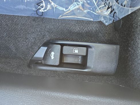 Used 2026 Toyota Corolla LE image 31