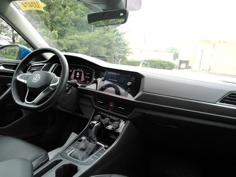 Used 2024 Volkswagen Jetta SEL FWD image 15