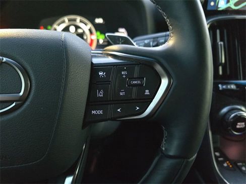 Used 2024 Lexus LX 600 4WD w/ Luxury Package image 22