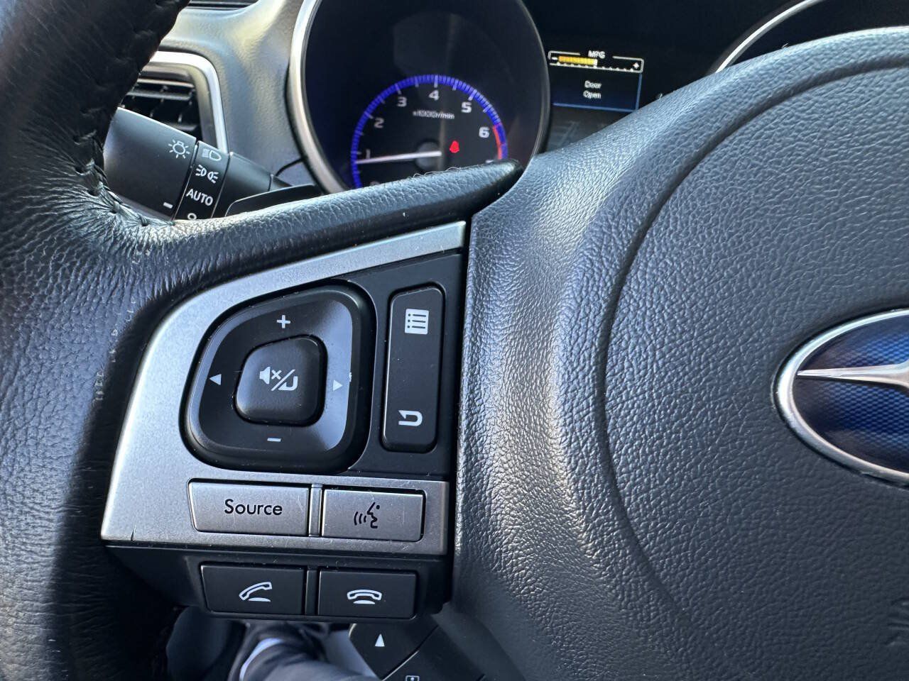 Used 2017 Subaru Outback 2.5i Limited AWD/4WD image 5