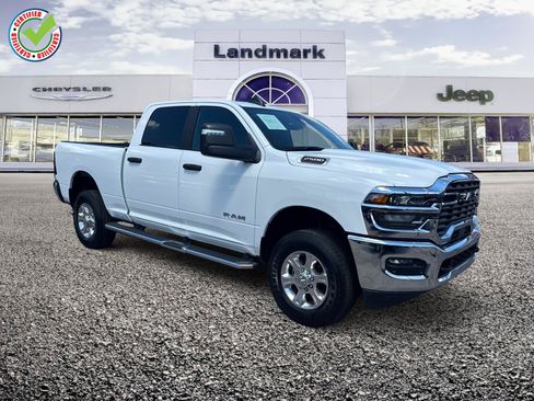 Used 2025 RAM 2500 Big Horn AWD/4WD image 1