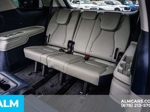Used 2025 Kia Carnival SX Prestige image 22