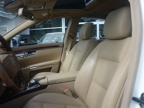 Used 2011 Mercedes-Benz S 550 image 11