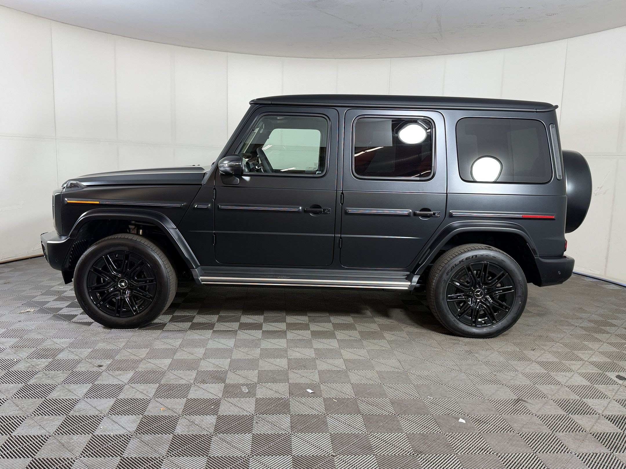 New 2027 Mercedes-Benz G 580 e image 2