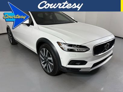 Used 2025 Volvo V90 B6 Cross Country Plus w/ Protection Package Premier