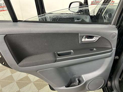 Used 2012 Suzuki SX4 LE FWD image 15