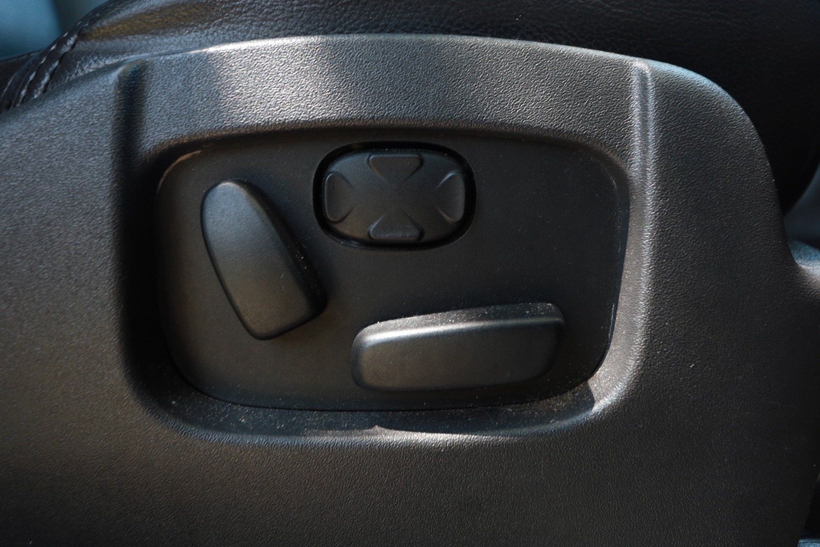 Used 2012 Lincoln MKT FWD image 31