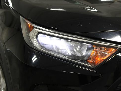 Used 2020 Toyota RAV4 XLE Premium AWD/4WD image 12