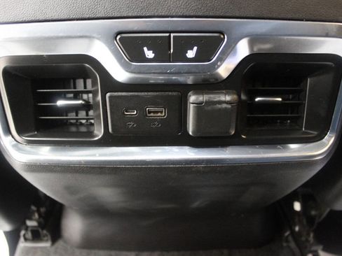 Used 2020 Chevrolet Silverado 2500 High Country w/ Technology Package AWD/4WD image 19