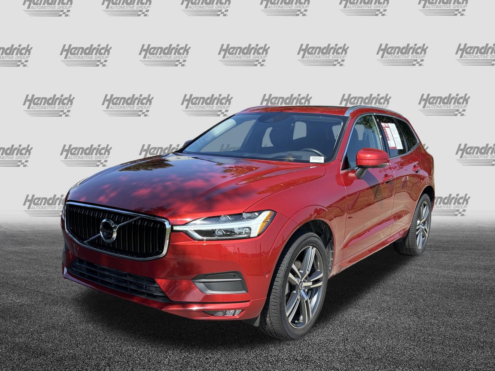 Used 2019 Volvo XC60 T5 Momentum w/ Multimedia Package FWD image 5