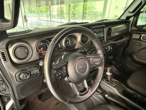 Used 2021 Jeep Gladiator Sport AWD/4WD image 3