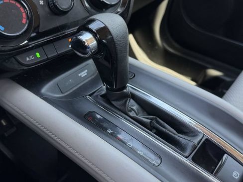 Used 2017 Honda HR-V LX image 17