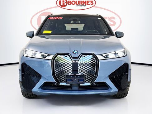 Used 2024 BMW iX xDrive50 w/ Sport Package AWD/4WD image 6