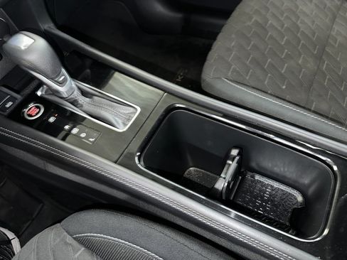 Used 2021 Nissan Kicks SV w/ Interior Electronics Package FWD image 14