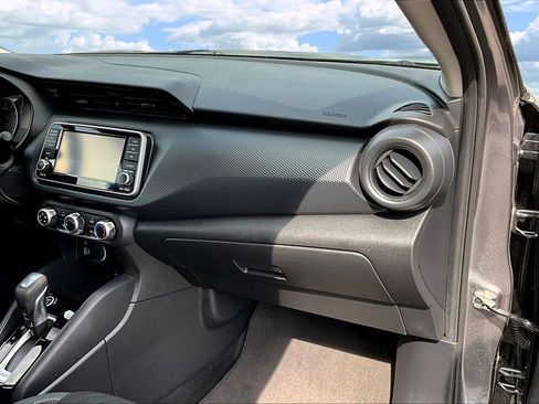 Used 2021 Nissan Kicks S image 28