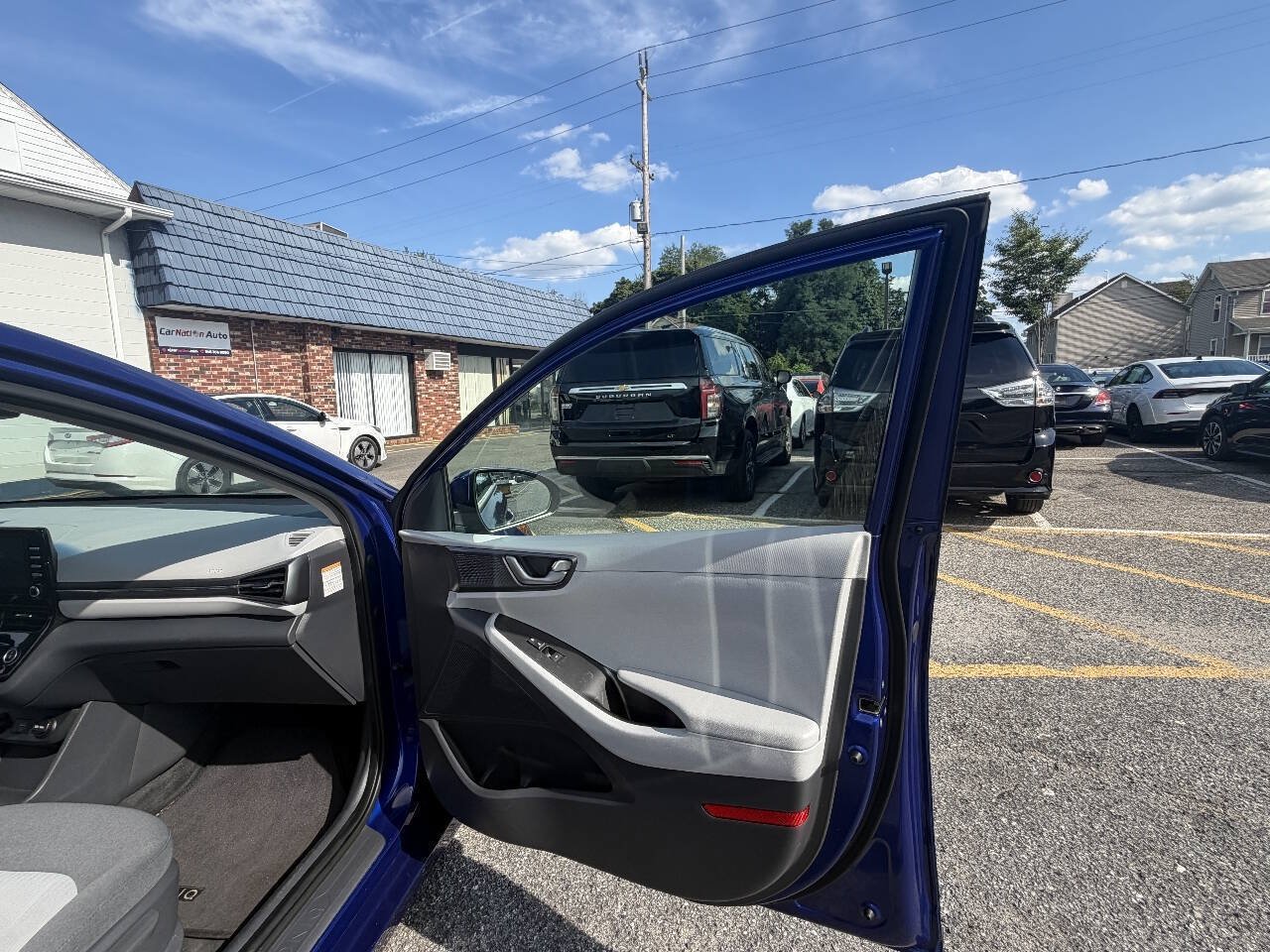 Used 2020 Hyundai Ioniq SE FWD image 36