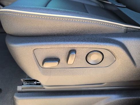 New 2026 Chevrolet Suburban Premier image 17