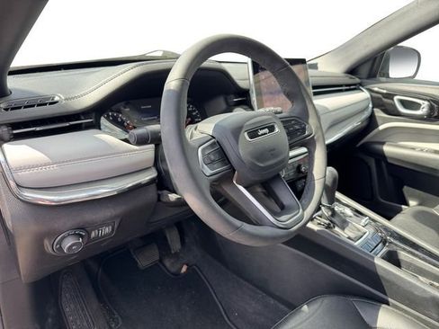 Used 2023 Jeep Compass Limited w/ Elite Group AWD/4WD image 11