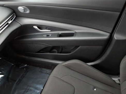 Used 2024 Hyundai Elantra SEL image 25