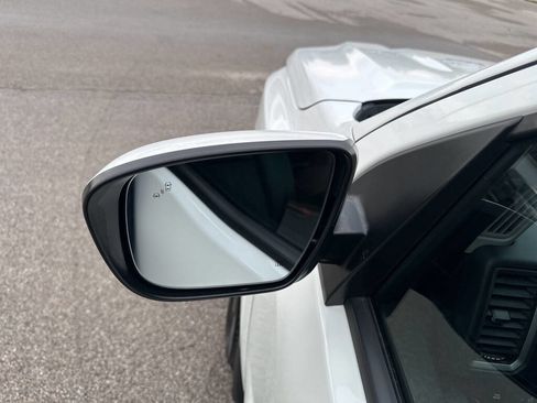 Used 2024 Nissan Frontier SL w/ Technology Package image 11