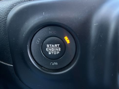 Used 2018 Jeep Wrangler Sport image 28