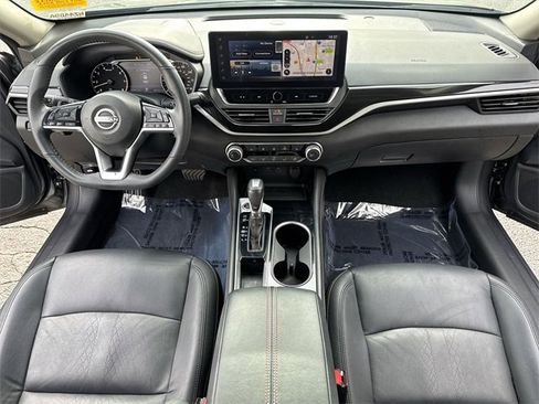 Used 2024 Nissan Altima 2.5 SR w/ SR Premium Package image 9