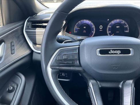 Used 2024 Jeep Grand Cherokee L Limited w/ Luxury Tech Group II AWD/4WD image 24