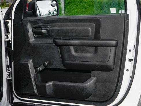 Used 2017 RAM 1500 Tradesman w/ Chrome Appearance Group image 29