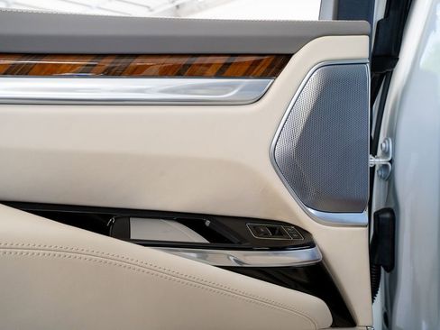 Used 2025 Cadillac Escalade ESV Sport Platinum w/ LPO, ONYX Package RWD image 47