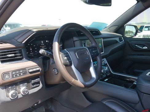 Used 2023 GMC Yukon XL Denali w/ Max Trailering Package AWD/4WD image 17