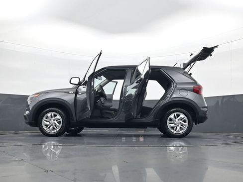 Certified 2026 Hyundai Venue SE image 34