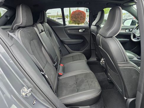 Used 2019 Volvo XC40 T5 R-Design AWD/4WD image 24
