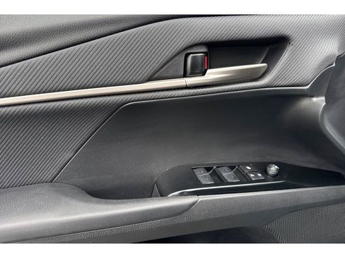 Certified 2025 Toyota Camry SE image 11