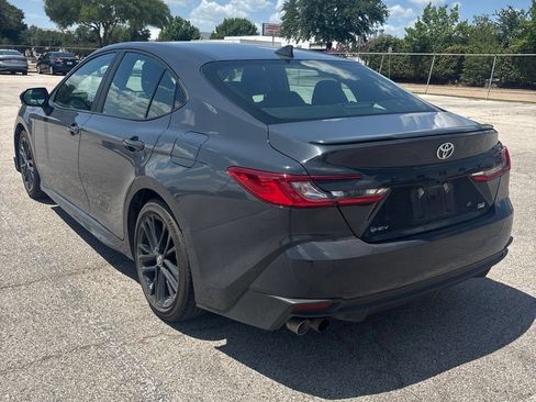 Used 2025 Toyota Camry SE FWD image 6