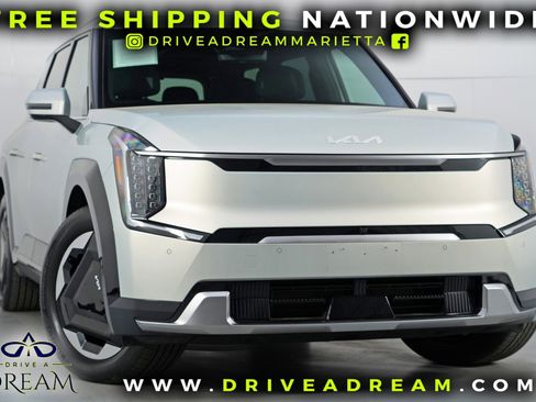 Used 2024 Kia EV9 Land image 2