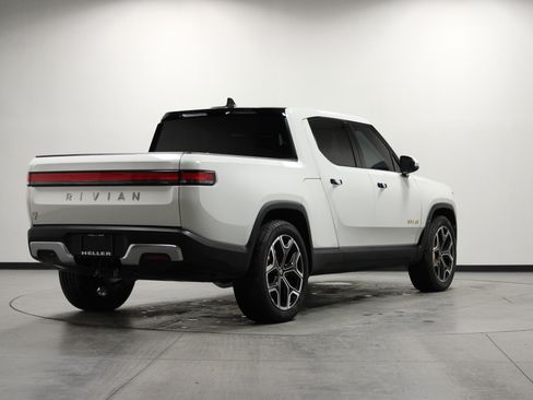 Used 2023 Rivian R1T Adventure image 4