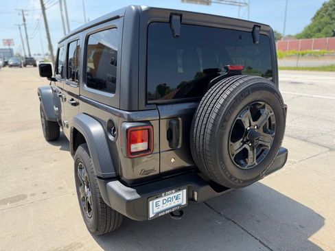 Used 2019 Jeep Wrangler Unlimited Sport S AWD/4WD image 7