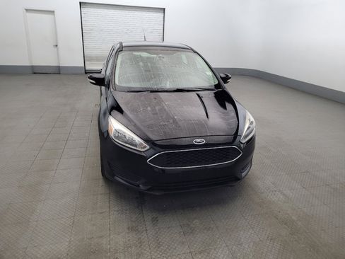 Used 2018 Ford Focus SE w/ Cold Weather Package FWD image 14