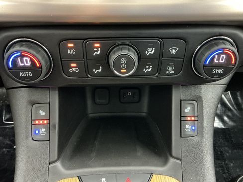 Used 2018 GMC Acadia Denali w/ Technology Package AWD/4WD image 39