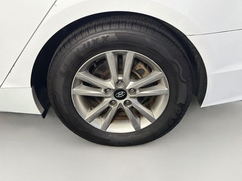 Used 2015 Hyundai Sonata SE FWD image 11