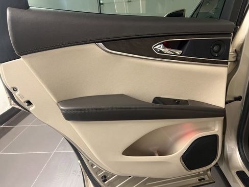 Used 2017 Lincoln MKX Reserve image 31