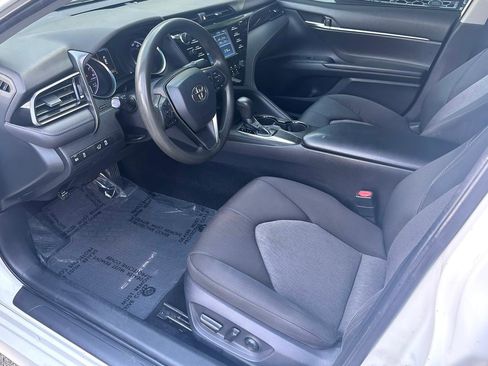 Used 2019 Toyota Camry LE image 18