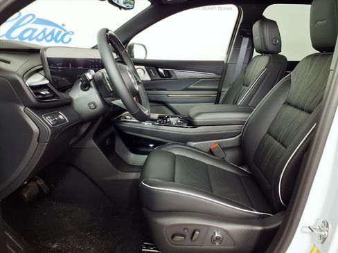 New 2026 Buick Enclave Avenir image 7