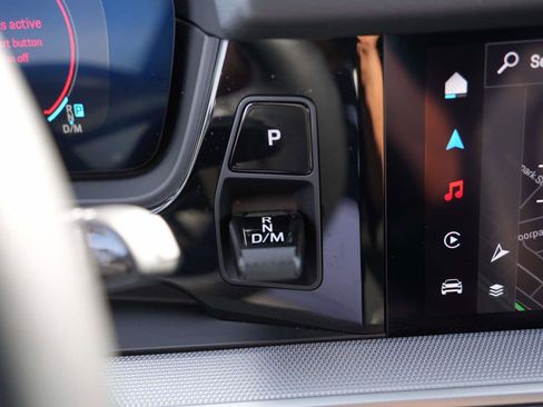 Used 2024 Porsche Cayenne image 25