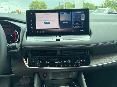 New 2026 Nissan Rogue Platinum AWD/4WD image 11