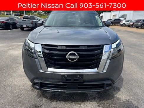 Certified 2025 Nissan Pathfinder SV w/ Cargo Package AWD/4WD image 8